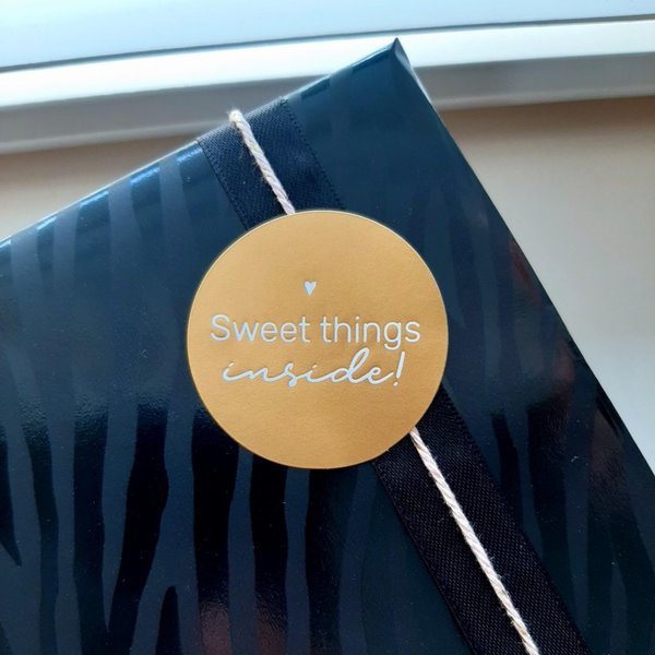 Sticker "Sweet things inside" goud - 10 stuks